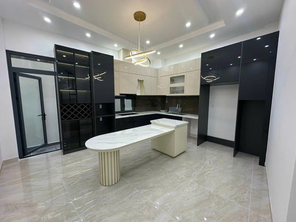 Hiếm! Hẻm xe hơi, nở hậu, nhà mới xây 4 tầng,4PN Nguyễn Thượng Hiền, Bình Thạnh. 70m2 chỉ 12 tỷ TL