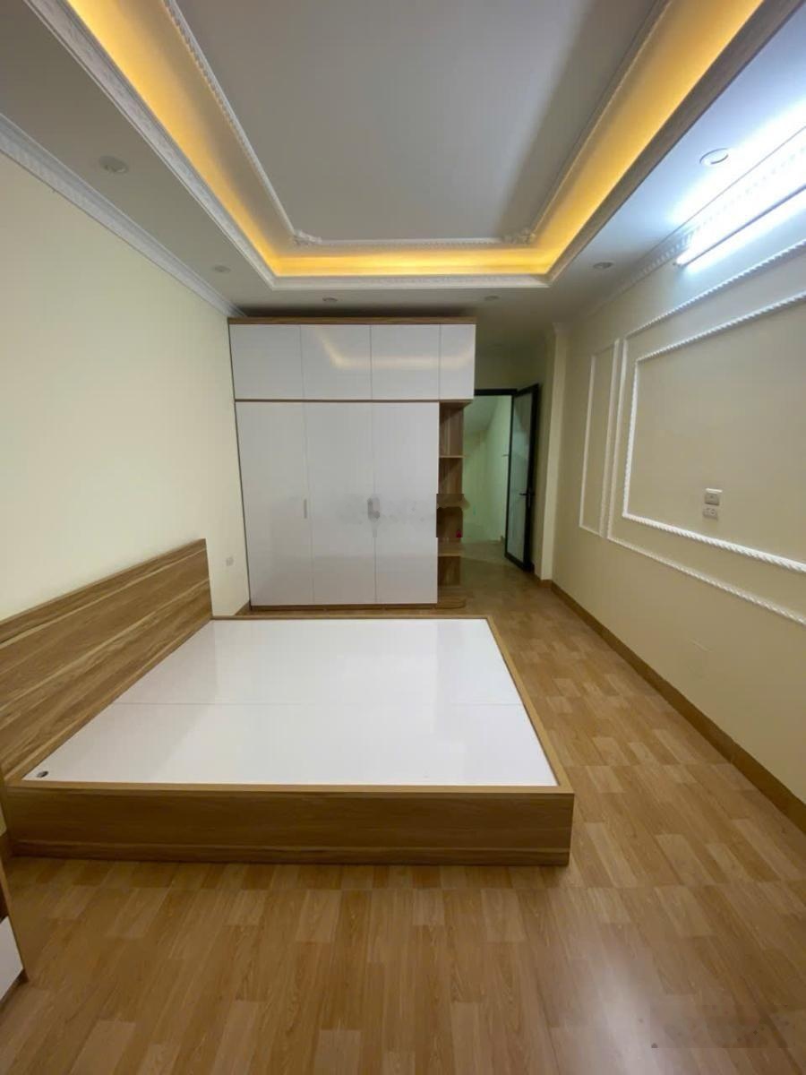 Nhà hiếm Xuân Thủy! Lô góc 2 thoáng, ngõ thông, 35m2*5 tầng*6 ngủ, dân xây, Sổ vuông đét, 7.x tỷ