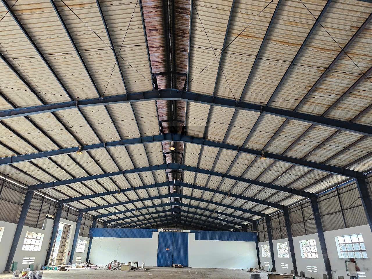 Cho thuê kho xưởng 2100m2, đường Lê Văn Quới, Bình Tân, giá : 120tr/tháng , bình điện 560kva