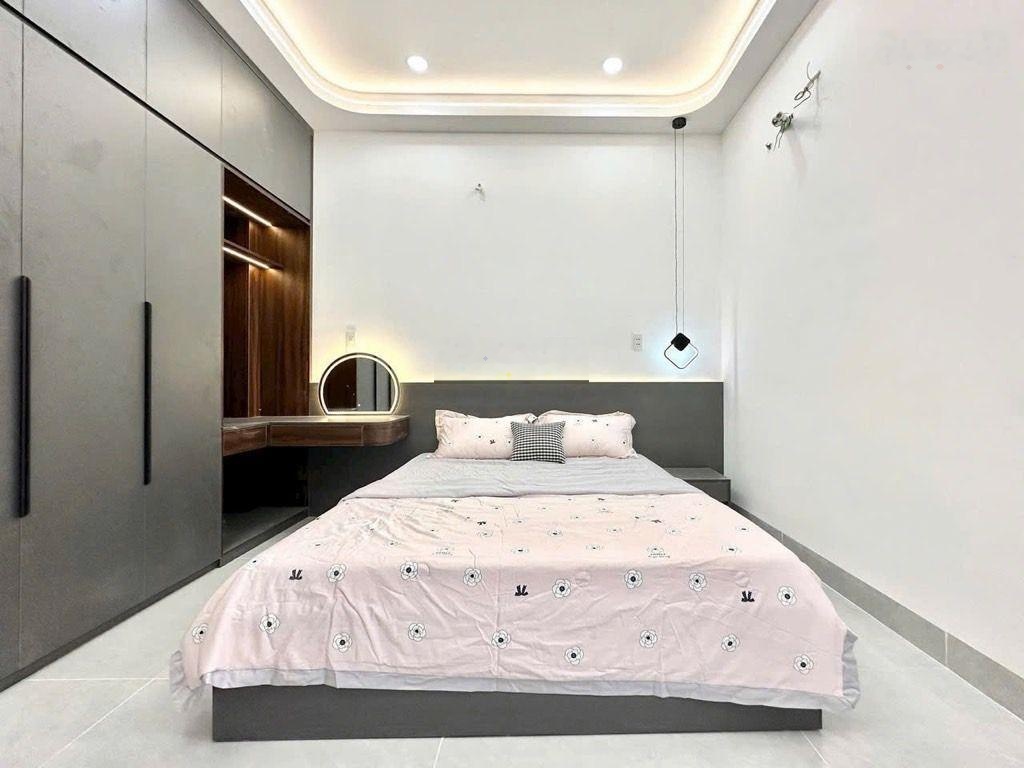 Bán nhà đường Lê Đình Cẩn - Giáp khu Tên Lửa Quận Bình Tân - 4x16 - 5 tầng - 5PN - Nhỉnh 7 tỷ