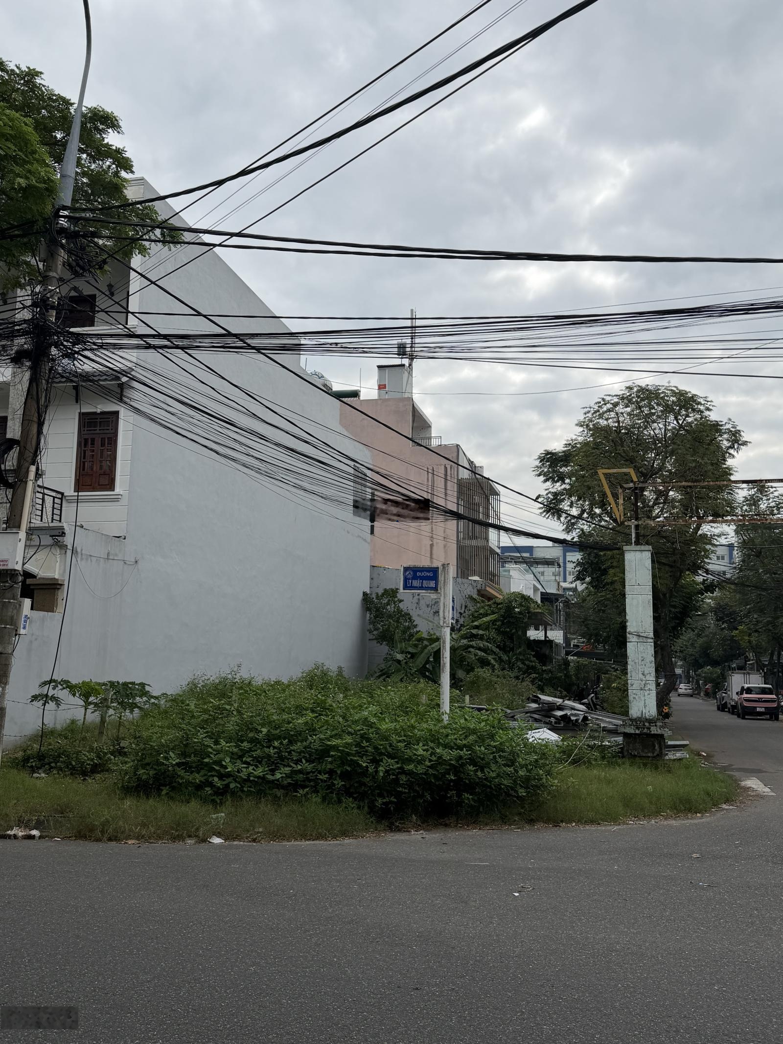 Bán lô đất 2 mặt tiền 165m2 đường Lý Nhật Quang trung tâm Sơn Trà cách sông Hàn 200m giá tốt