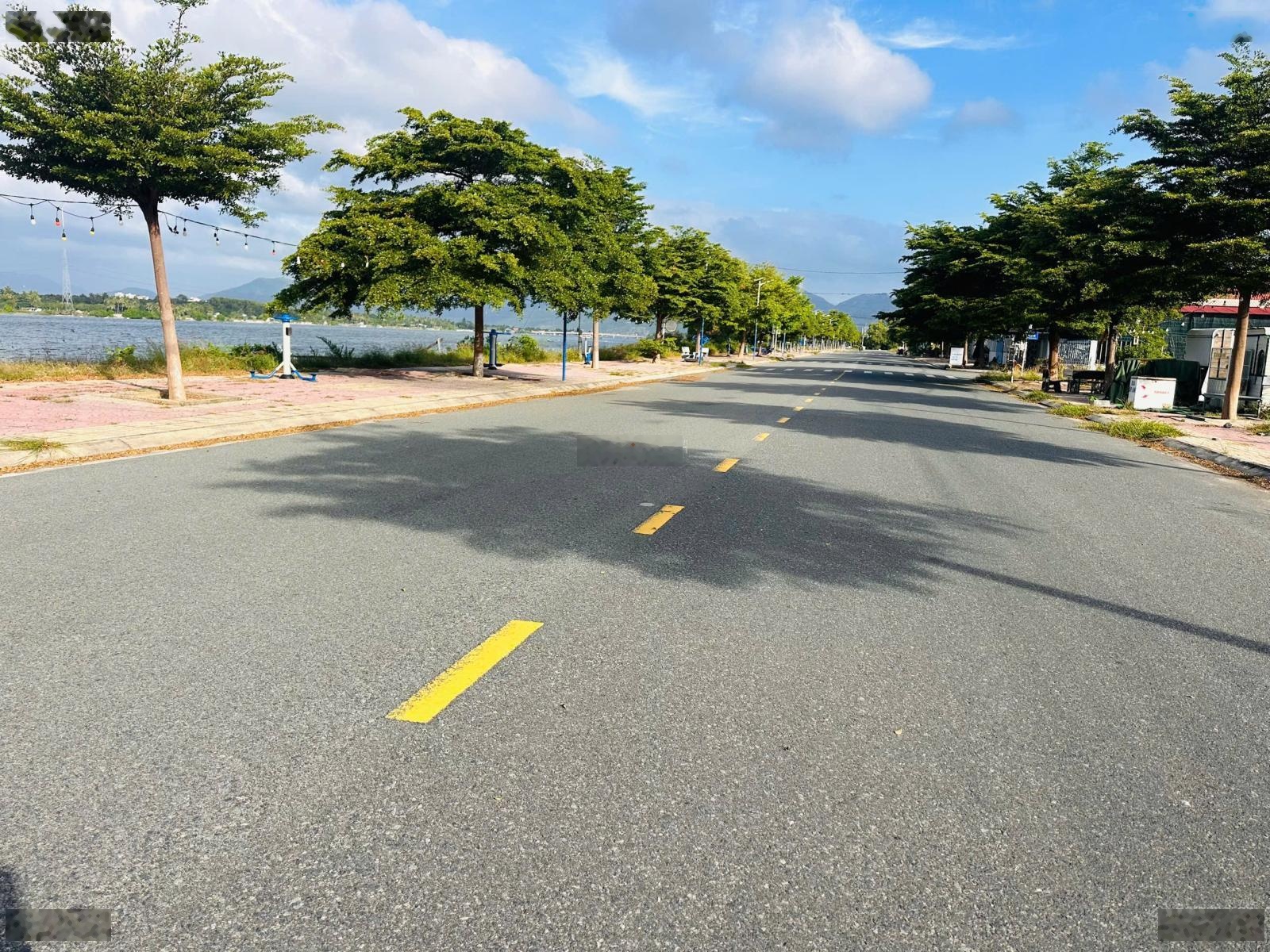 Hàng hiếm mặt tiền đường Đầm Thuỷ Triều, khu TDC K8