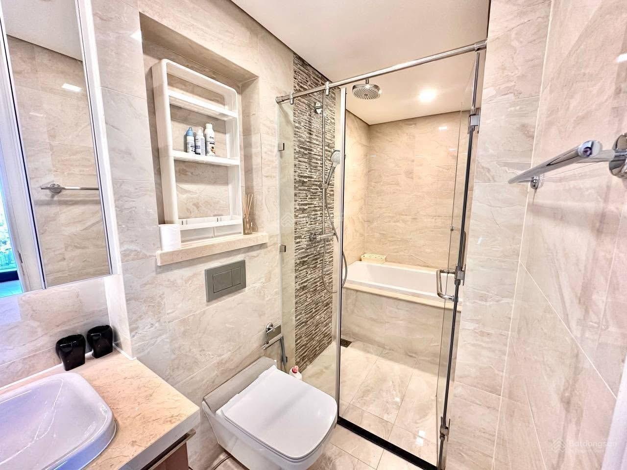 Vinhomes Golden River Bason 2PN view Bitexco Quận 1