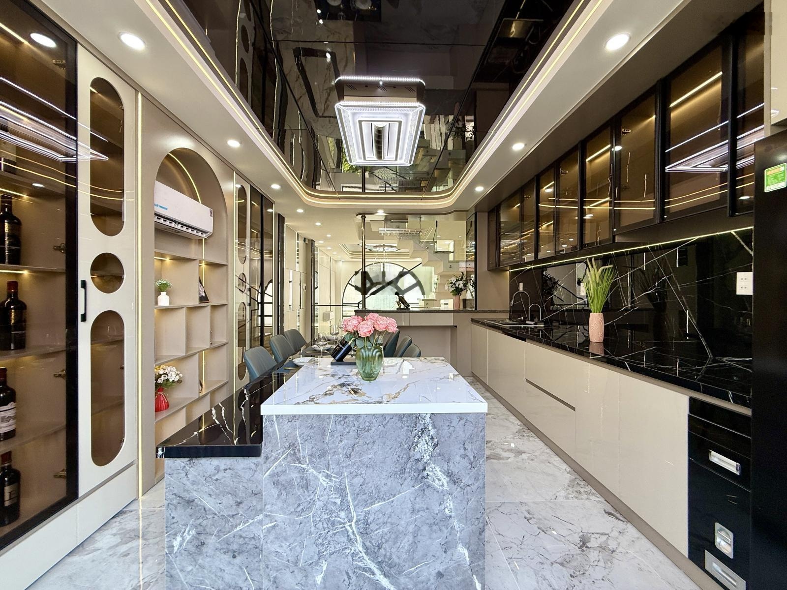 Nhà sẹc ngắn đường Thống Nhất, DT: 4x17m, lửng, 3 lầu, 4PN, gara ôtô, sân thượng, hướng TN, 8.35 tỷ