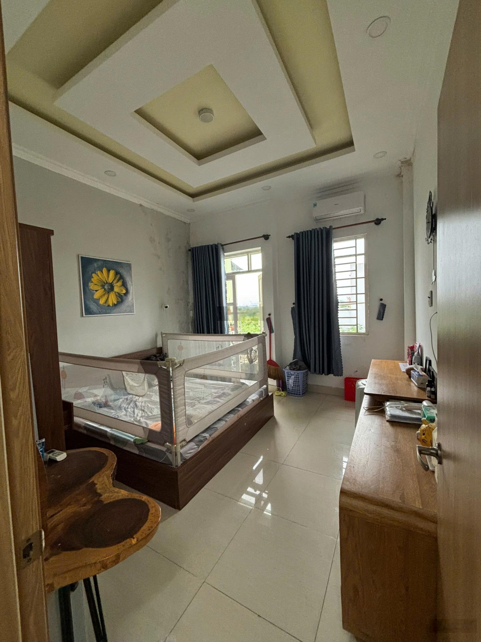 Bán nhà đối diện công viên thuận kiều 1 trệt 1 lầu giá 4 tỷ 950 còn thương lượng