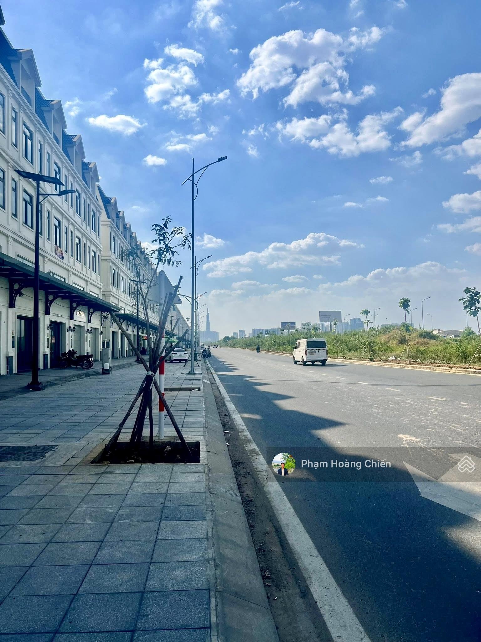 Hiếm Bán gấp căn góc 2MT shophouse Đường 25m DT 10x22m 1 trệt 1 lửng 3 lầu, giá 40 tỷ thương lượng