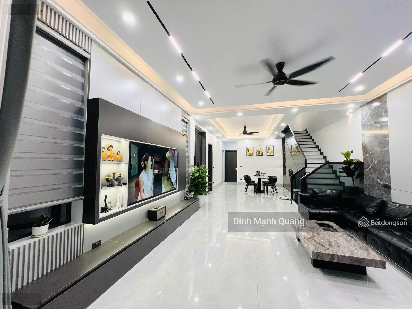 Gia đình cần bán nhà đẹp mặt ngõ tứ liên tây hồ - 46m2 - mt hơn 4m - 11 tỷ