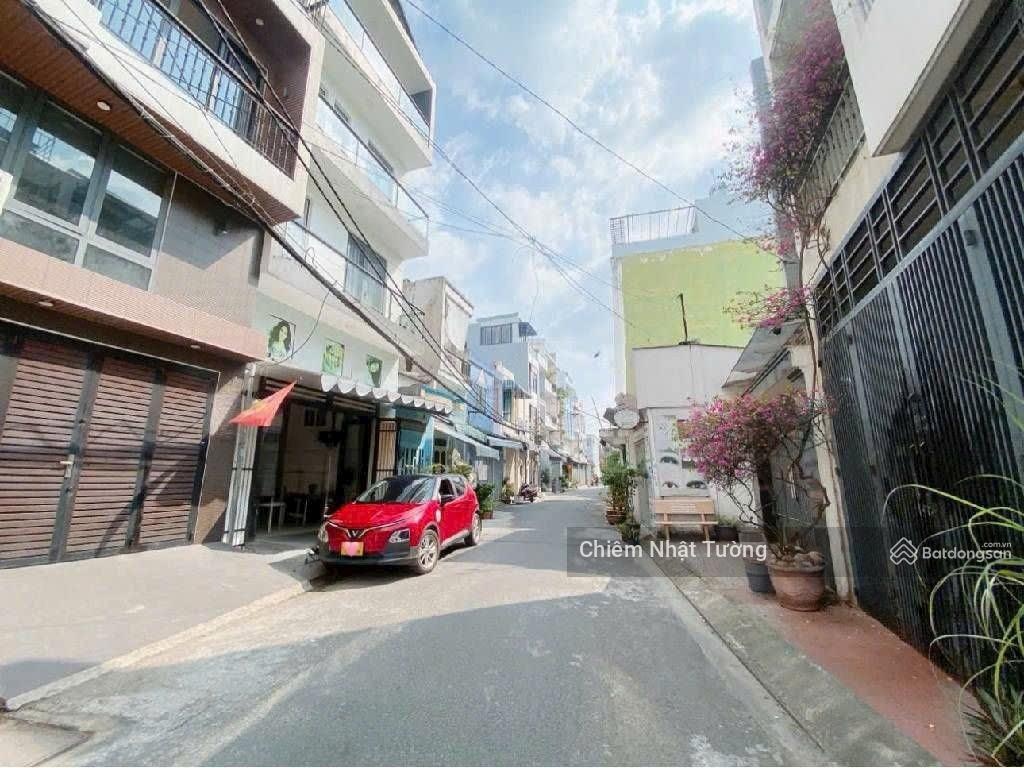 Nhà bán hẻm 8m thông tứ tung, 3 tầng kiên cố, 4,3 X 13m,(56m2) vườn lài, Tân Phú