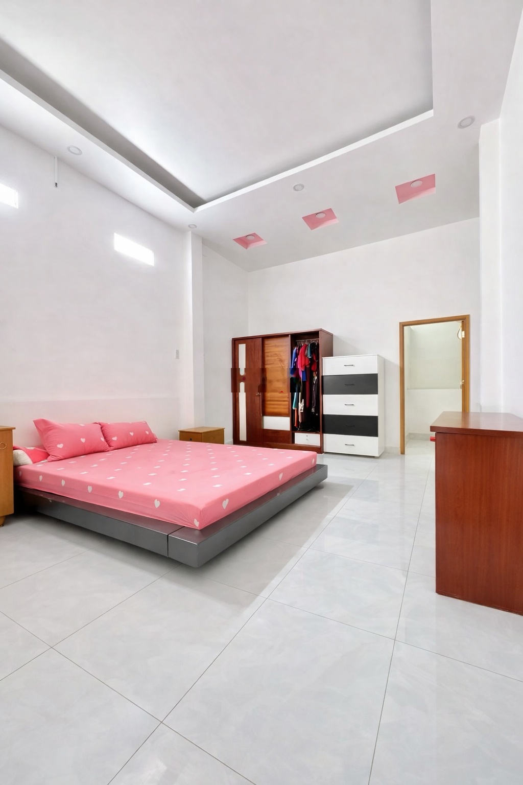 Nhà Bán Trung Tâm Tân Bình - Mặt Tiền Bàu Cát Kế Đồng Đen, 4 Tầng, DT 72M