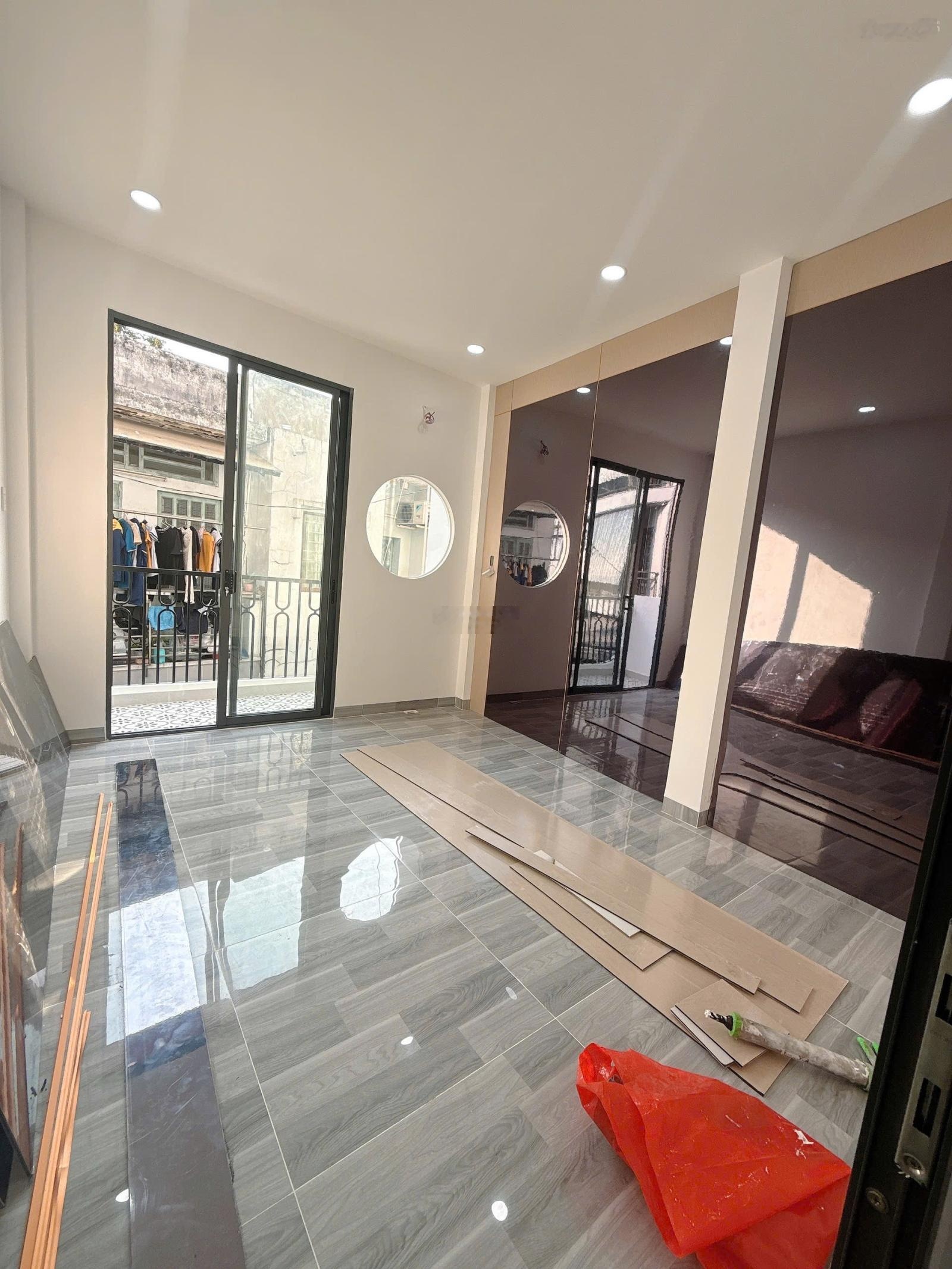 Bán Nhà Mới 100% Đường Hưng Phú . P 9 . Q8 . DT : 40m2 . Giá nhỉnh : 4 ,5 ty