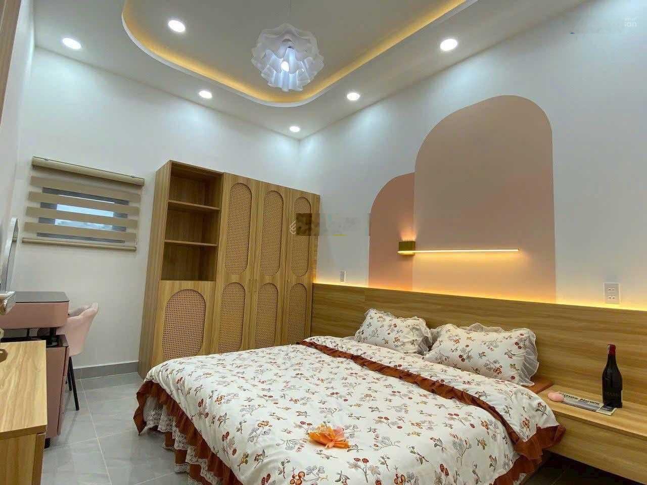 Chốt nhanh kẻo mất căn nhà phố Bùi Hữu Nghĩa, P 7, Q 5, DT 68m2, giá 3 tỷ 950tr, cho thuê 18tr, SHR