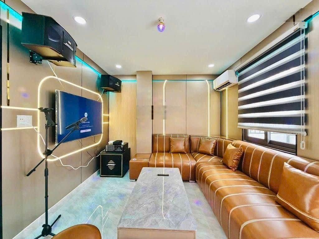 Siêu phẩm đường 6m xe tải thông một trục bờ kênh Tham Lương(4x16m) giá chào: 8.9 tỷ TL