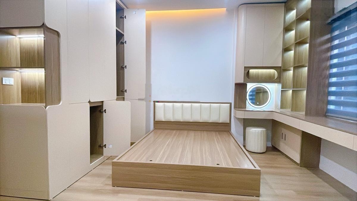 Chủ cần bán gấp! Nhà đẹp ở ngay mặt ngõ thông kinh doanh, vài bước ra phố, công năng đủ đầy 35m2*5T