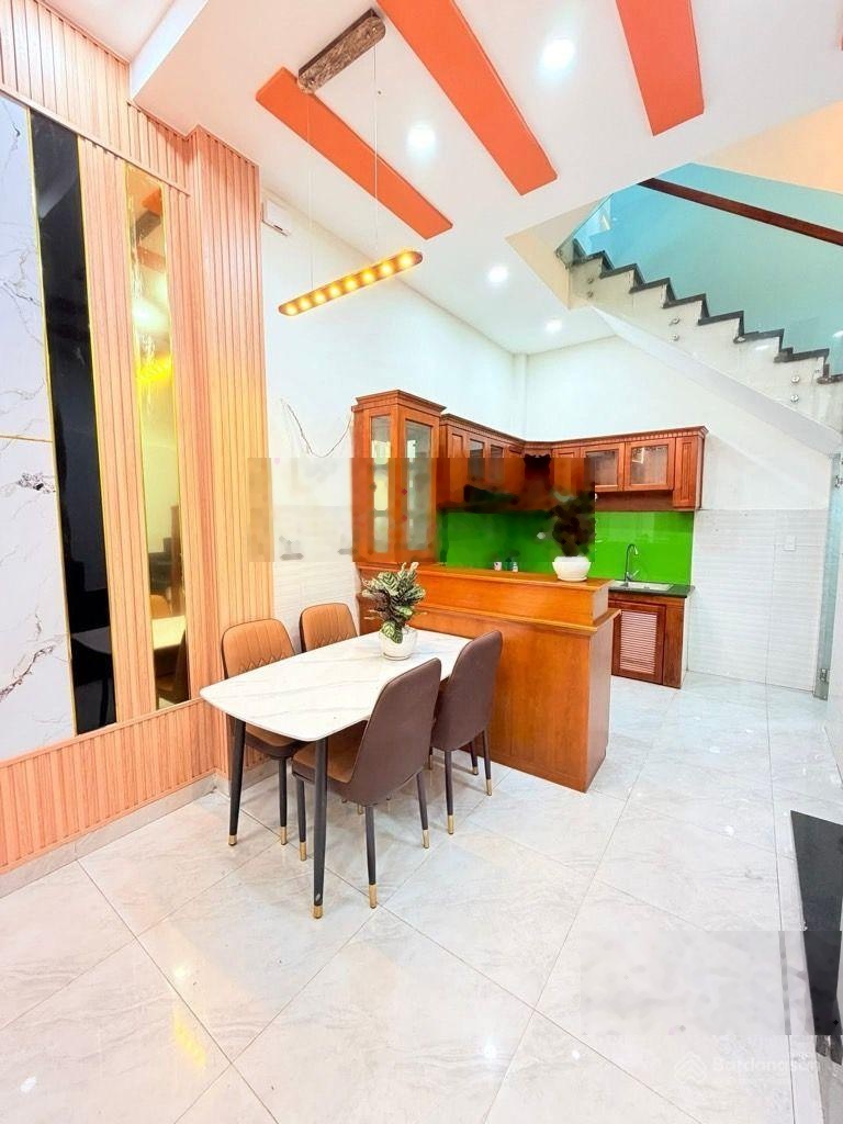 Nhà mt kênh nước đen ngay tân kỳ tân quý , xe hơi chạy , xe tải thông , kinh doanh