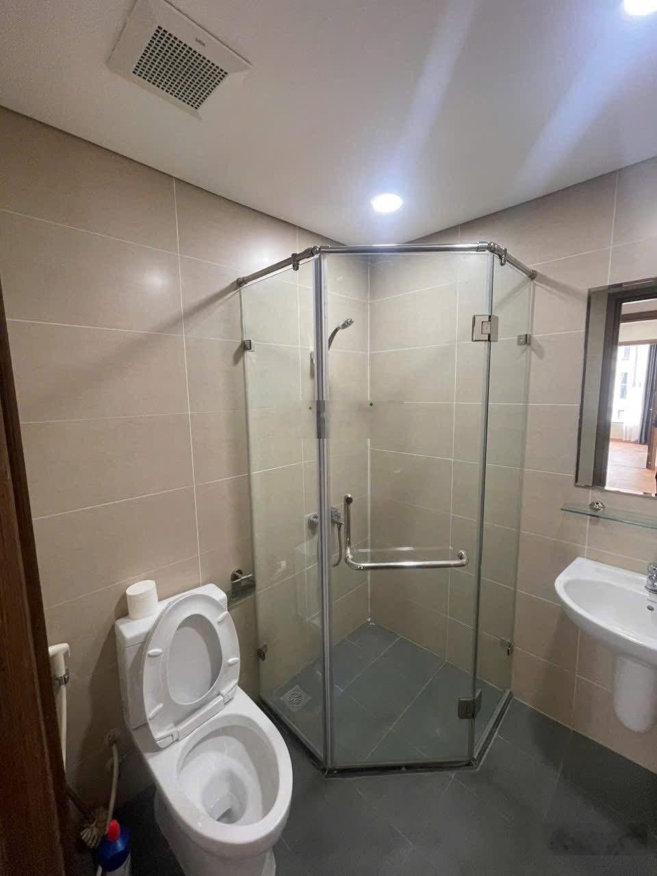 Bán căn hộ chung cư Dv02 Rose Town 79 Ngọc Hồi sổ đỏ lâu dài 71m2