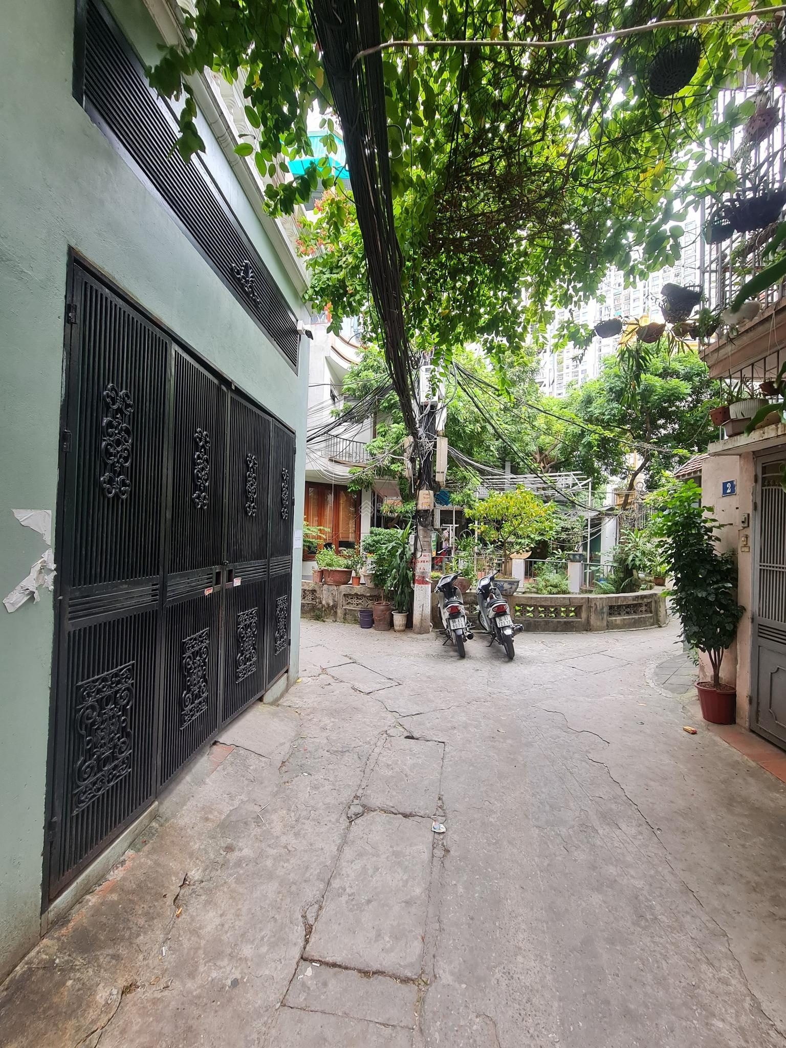 Bán nhà phố Minh Khai 54m2, 13,5 tỷ, MT 4,1m, ô tô đỗ cách 5m, ra phố 40m