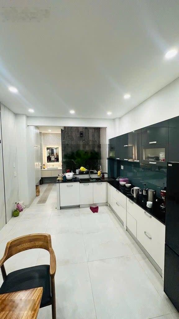 Bán nhà tân kỳ tân quý - 68m2 - 4 tầng btct - cho thuê 24tr/th - hẻm xe hơi thông - giá 5,8 tỷ