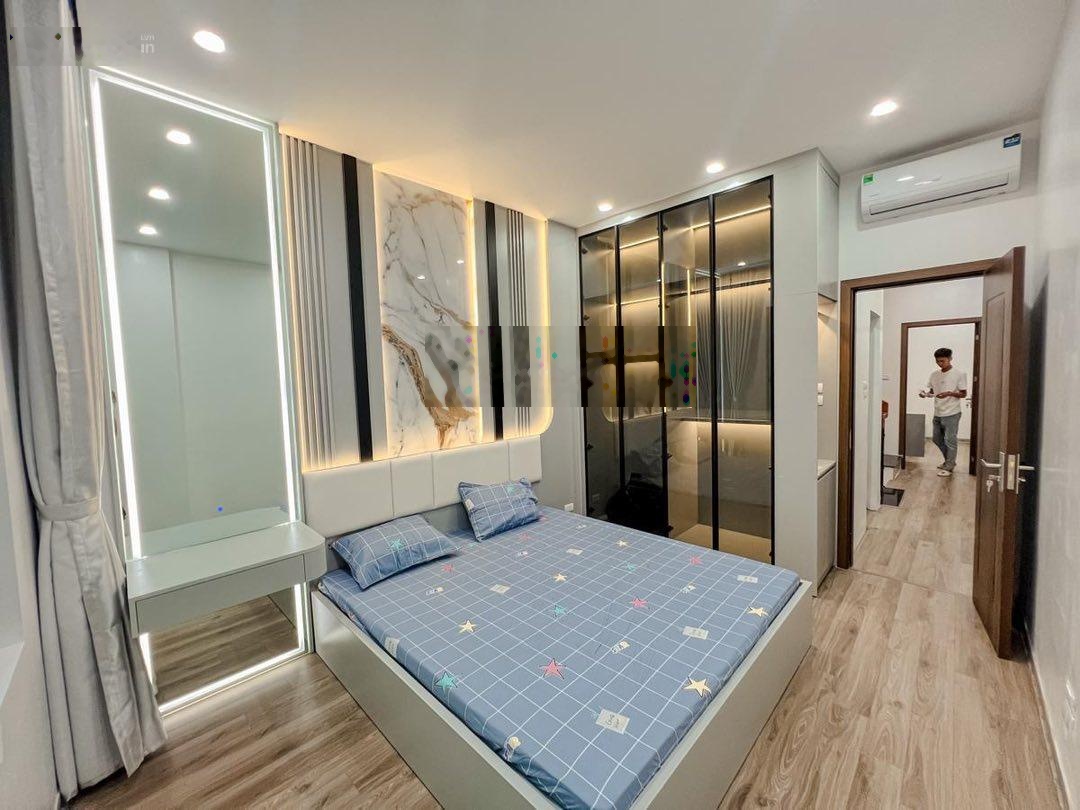 Hoa khôi Dương Quảng Hàm! Sát phố, ba gác quay đầu, ngõ thông, nhà mới, 2 thoáng, sân thượng chill