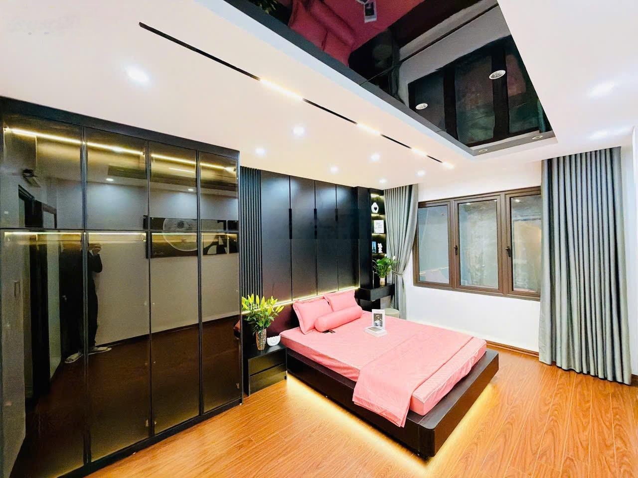 Cho thuê căn hộ tập thể tầng một Bắc Thành Công, khu A, cạnh Hồ Thành Công, 66m2, 2PN, ở + bán hàng