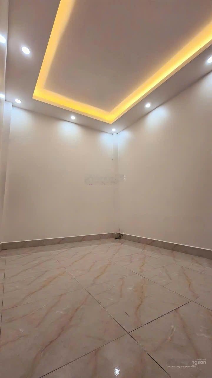 Bán NR đẹp tại Bà Triệu, 6,45 tỷ, 34m2, 3PN, 3WC, 4 tầng