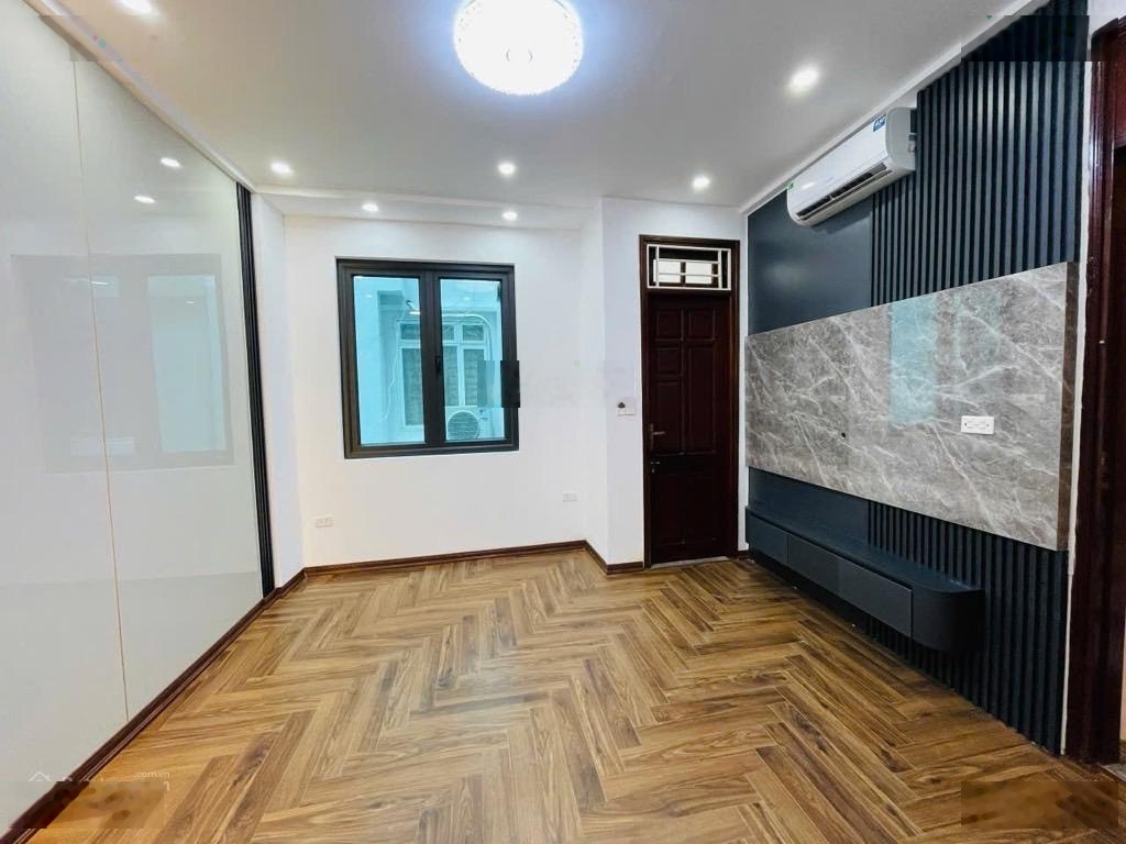 Bán nhà riêng ngõ 42 Yên Hòa, Cầu Giấy, 36m2 x 5 tầng, 7 tỷ, ngõ nông rộng gần phố, sổ đỏ cc