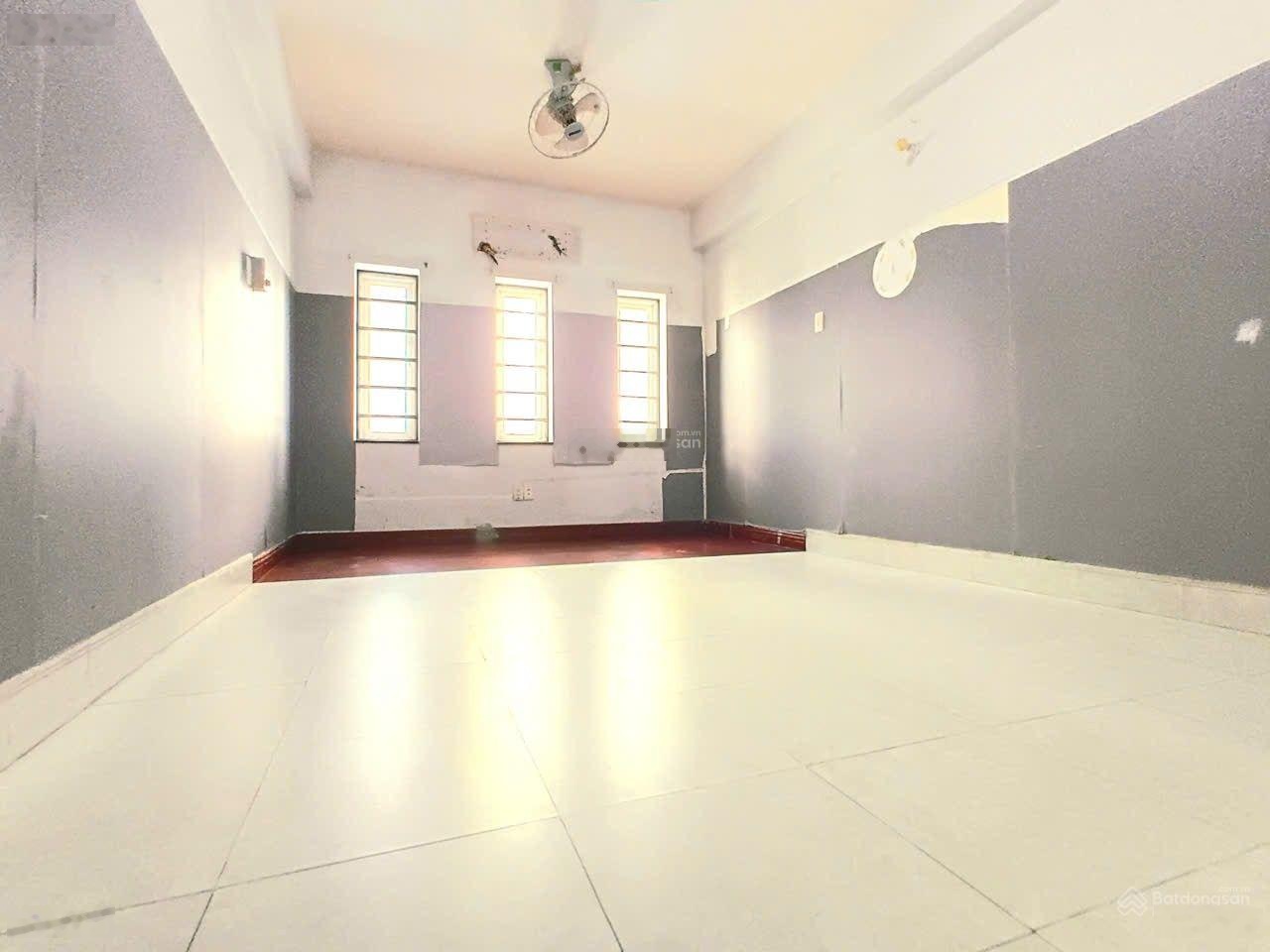 Bán Nhà Riêng 3PN 3WC tại Võ Văn Kiệt, Q1, HCM, giá chỉ 9 tỷ VND