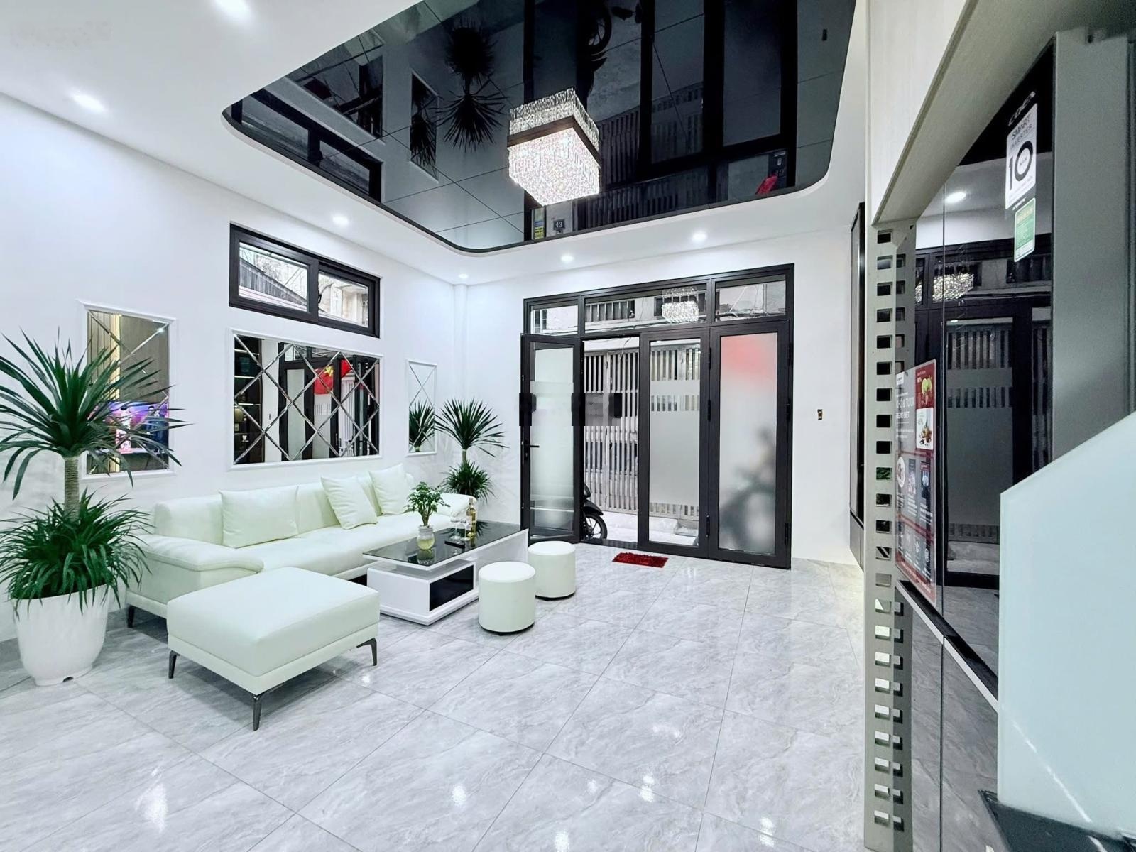 Mặt Ngõ Đội Cấn - gần Lăng Bác, 5 Tầng Thang Máy, 1 Nhà Ra Phố, 45m2, chỉ 15,8 tỷ