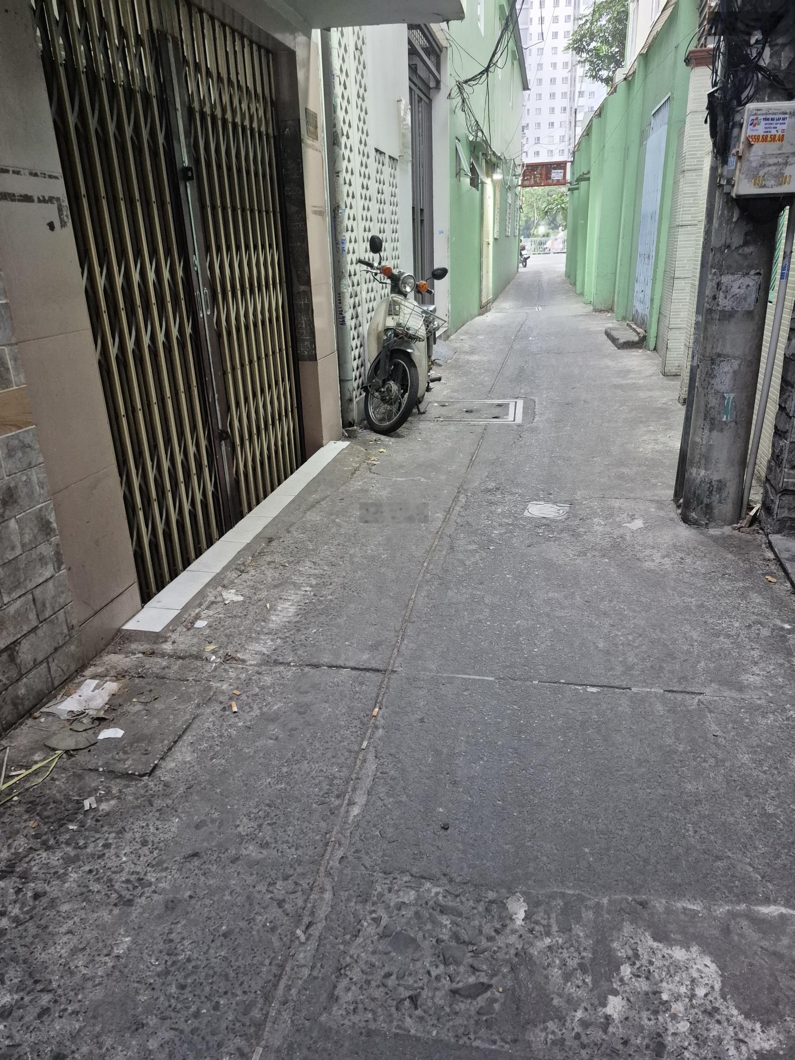 Cách 2 căn ra mặt tiền bến vân đồn q4- 3 lầu đúc- 3x9m- ko qh- chỉ 3 tỷ nhỉnh