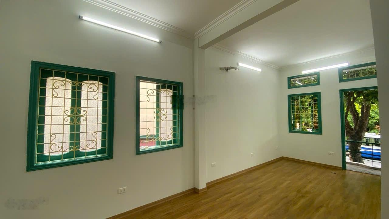 Chính chủ cho thuê nhà mặt phố 71 Lê Hồng Phong Giá thuê: 45-60 triệu LH Ms Giang: 0904221107