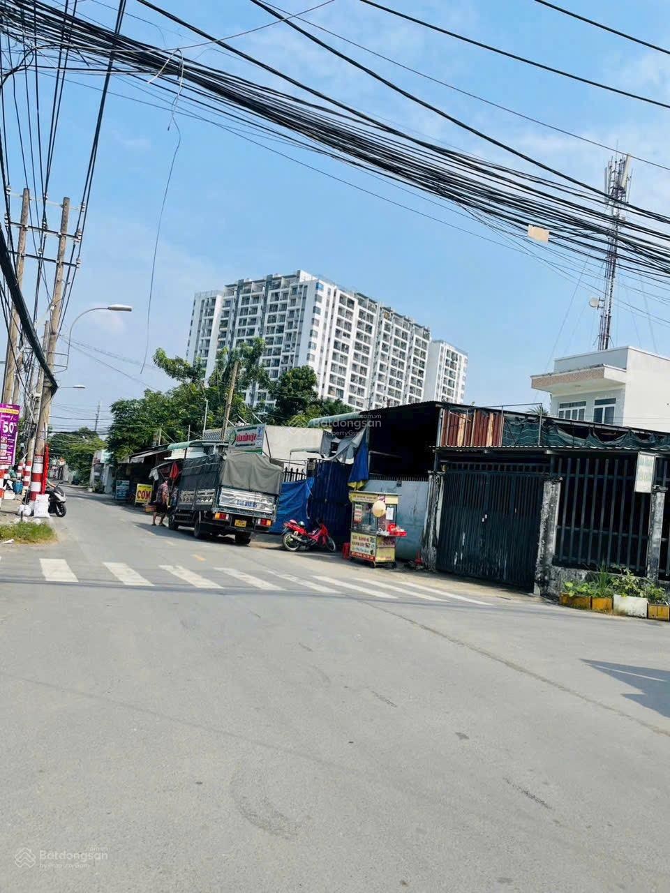 Lô góc 2 mặt tiền Gò Cát,khu Vip,Ngang khủng,hẻm xe tải Phú Hữu Quận9!!