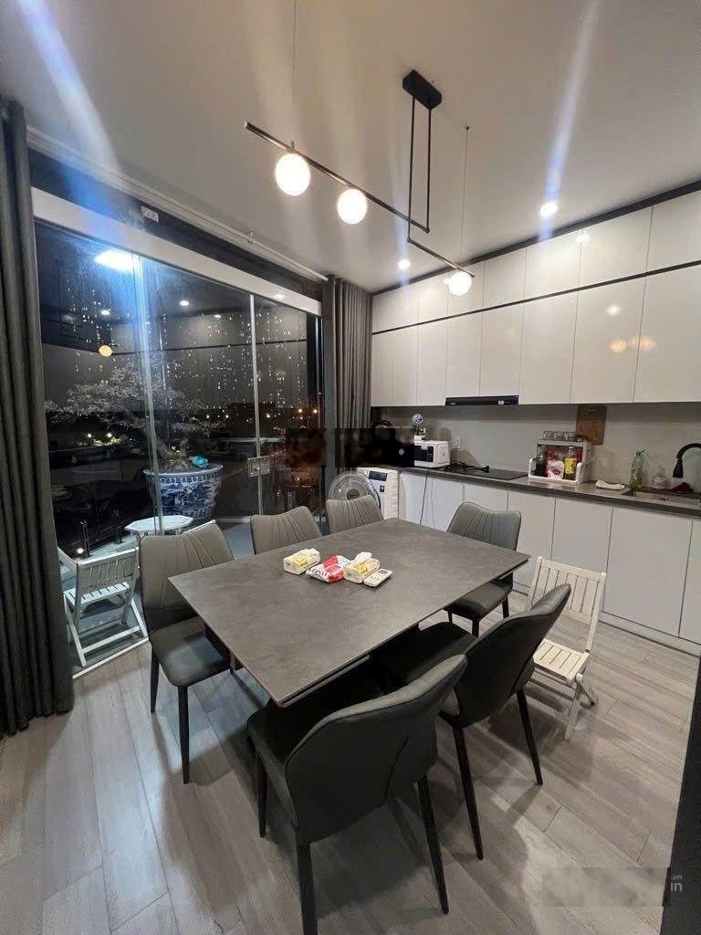 Tôi cần bán nhà mặt phố Miếu Đầm, 6tầng thang máy full nội thất.