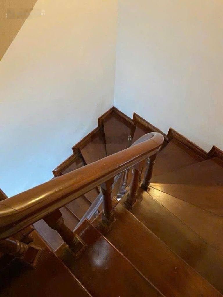 Xuân La 34m² 5 tầng 10.6 tỷ Ô tô đỗ cửa, ngõ VIP, full nội thất cao cấp