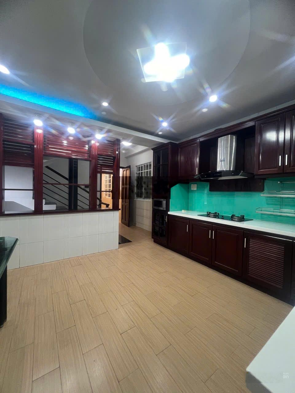 Bán Nhà Mới Xây [ 6 Tầng ] Đường Trần Văn Quang Cách Mặt Tiền Đường 30m DT: 4x13m Chỉ 8.3 Tỷ