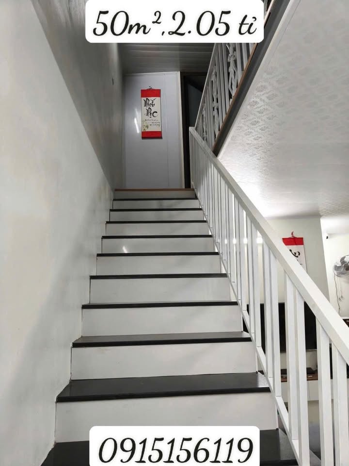 Nhà 50m² 2 tầng kiên cố - sổ đỏ vuông vắn, vị trí vàng gần viện K3 Tân Triều