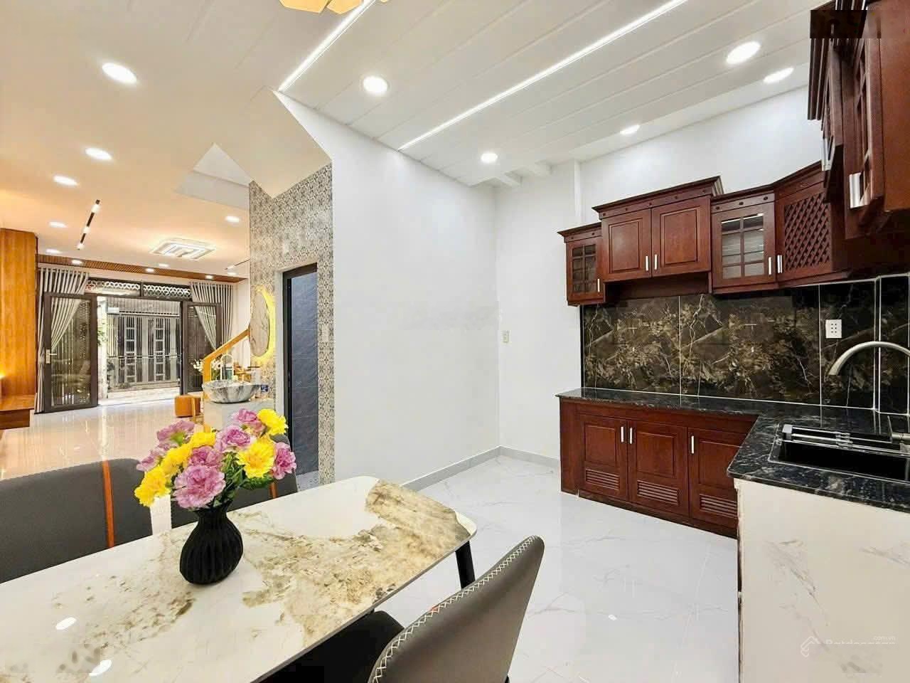 Siêu phẩm nhà Đặng Văn Ngữ, Quận Phú Nhuận, Giá: 3.5 tỷ/50m2, SHR, sẵn HĐ thuê, LH 0775687243