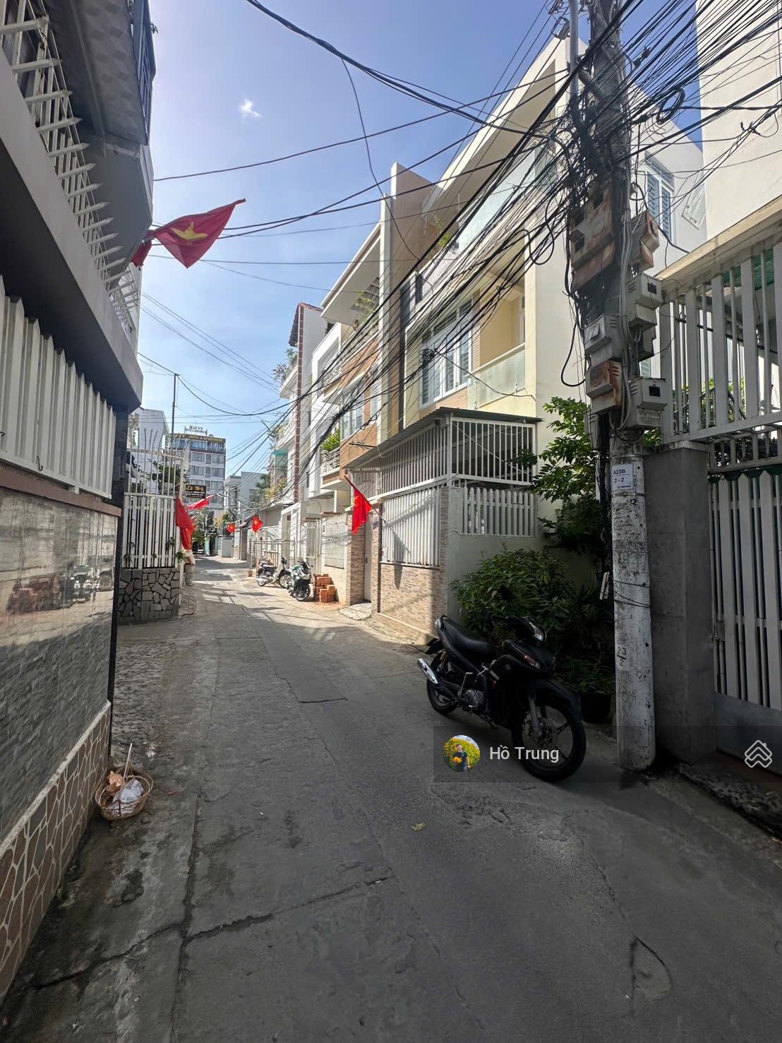 Bán nhà 3 tầng hẻm củ chi- ( rộng 4-5m) - cách biển chỉ 500m- vĩnh hải- nha trang