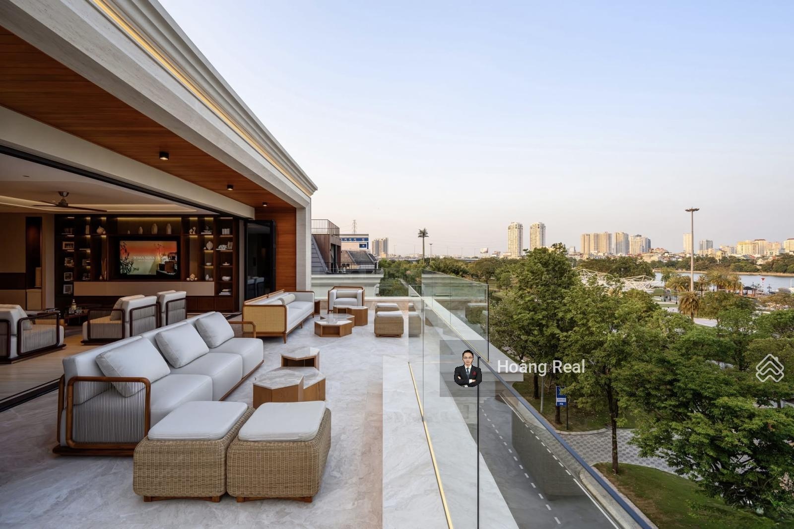 Bán Nhanh - Biệt Thự Vinhome Tân Cảng 275M2 Đất - 650M2 Sử Dụng - Full Nội Thất Ý 100% - Đã có sổ