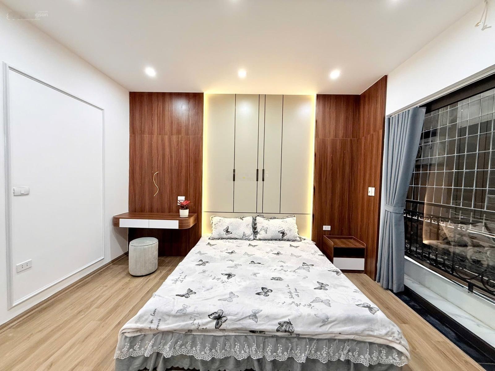 Bán gấp nhà Trung Phụng, ngõ thông 60m ra ô tô, KD, full nội thất, thang máy, ở ngay 42m2*5T.