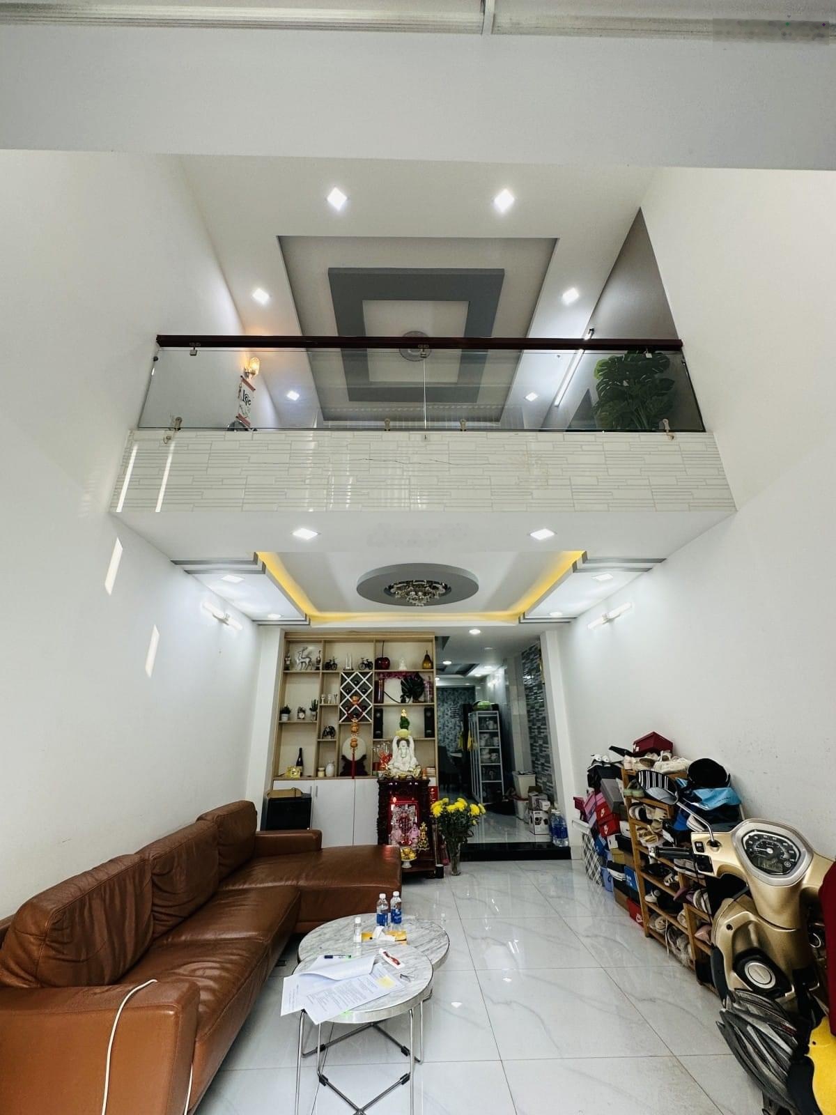 Bán gấp nhà ngộp 84,8m2/3Tỷ780 Cao Thắng, P12, Quận 10. Đang cho thuê 22tr/th gần Vincom Plaza 3/2