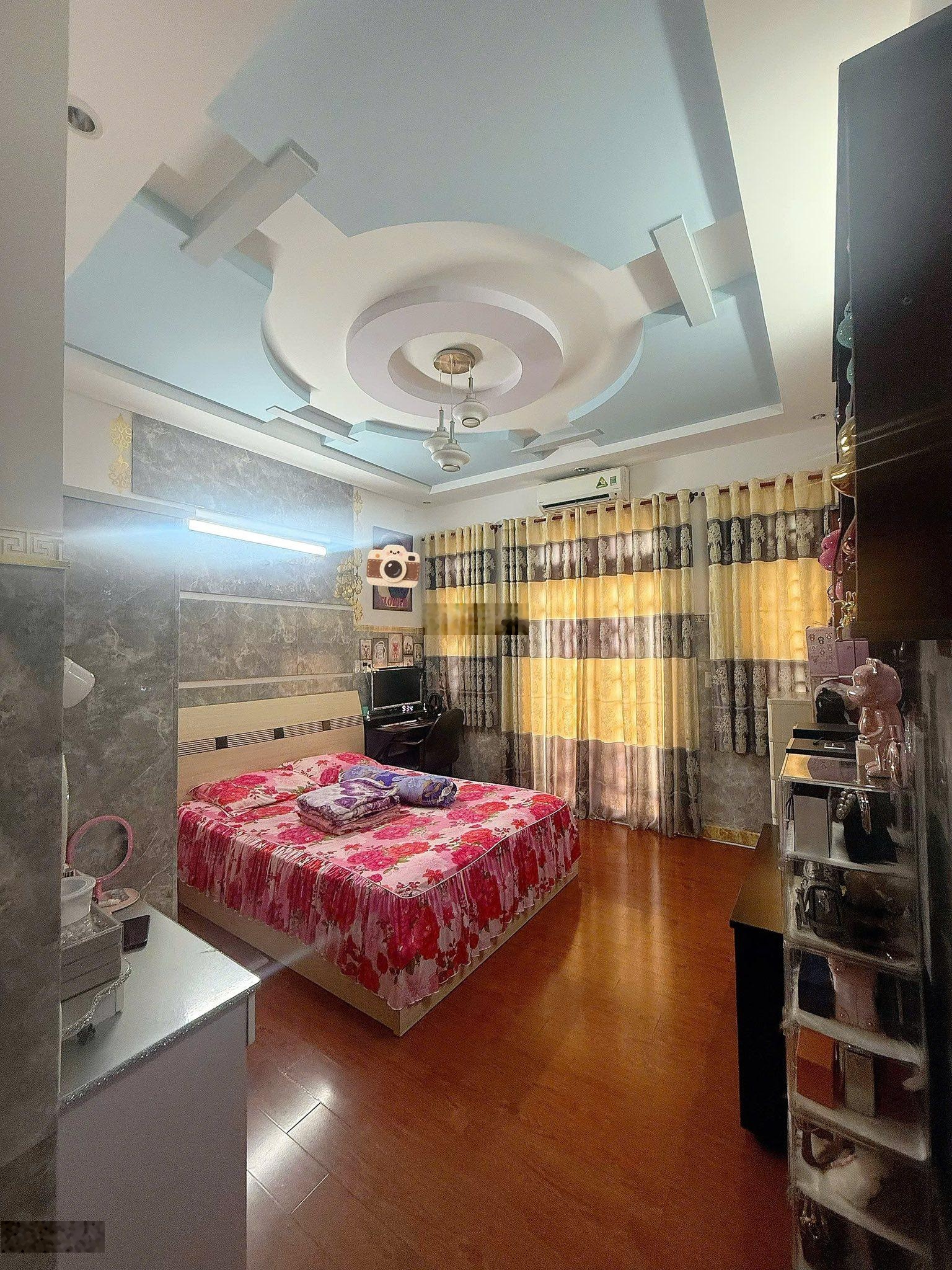 Bán nhà giá ngộp chỉ 2 tỷ 500 triệu có ở Hồng Bàng Quận 6. DT 66m2(4m x 17m), SHR chính chủ, HĐTcao