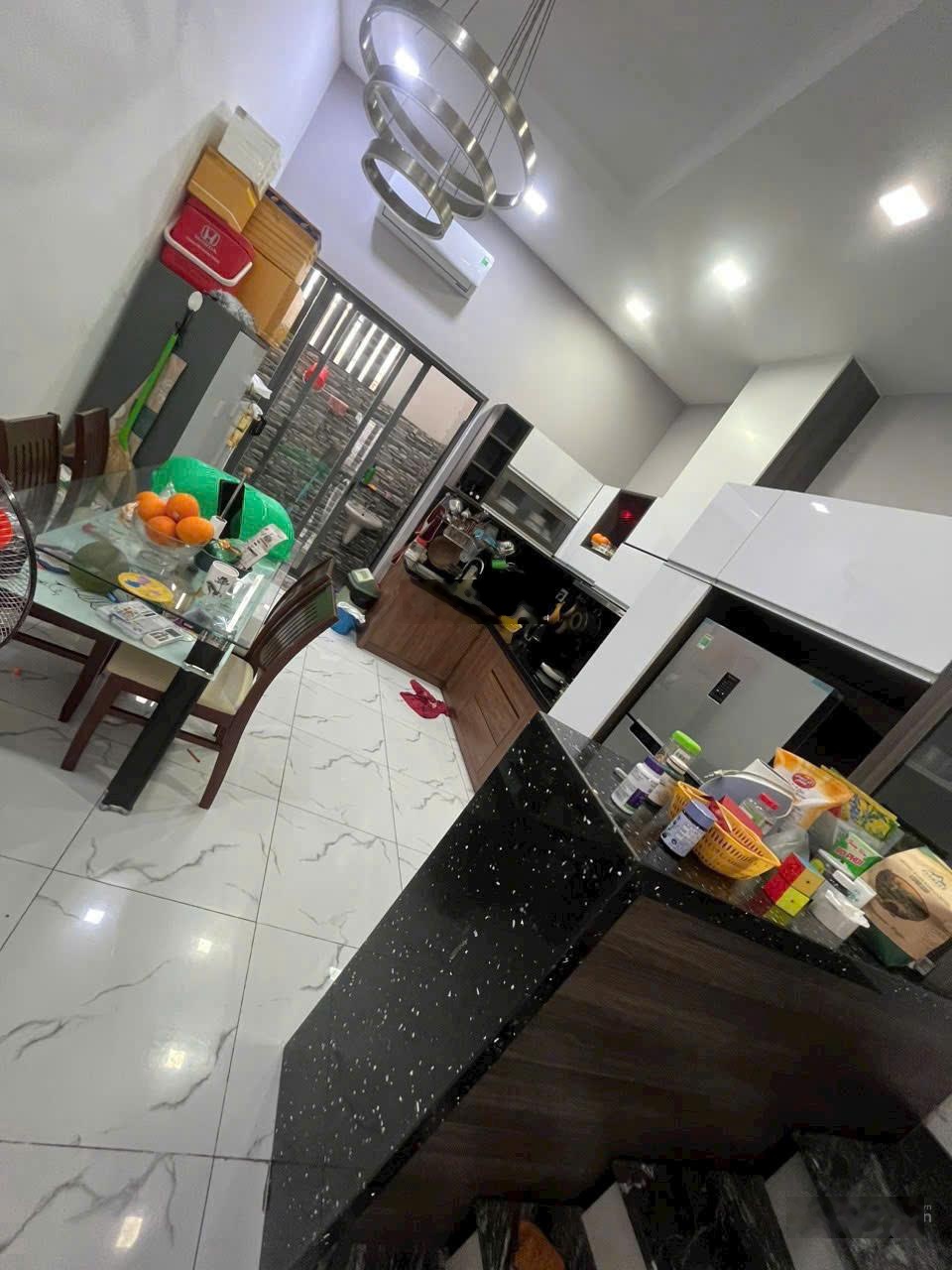 GIẢM MẠNH BÁN GẤP - nhà 2 tầng - HXH - ĐS 8 .Linh Xuân - Dt: 100m2 giá 5.3 tỷ