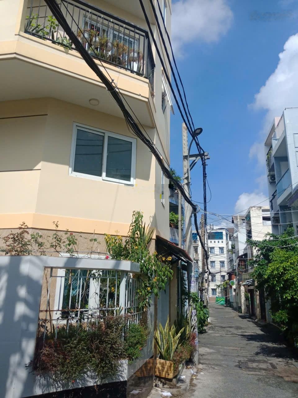 12.3 tỷ - bán nhà góc mặt tiền đường số P7 Gò Vấp - 7mx11m - CN 70m2- 6 tấm, khu chợ GV, ĐH CN4