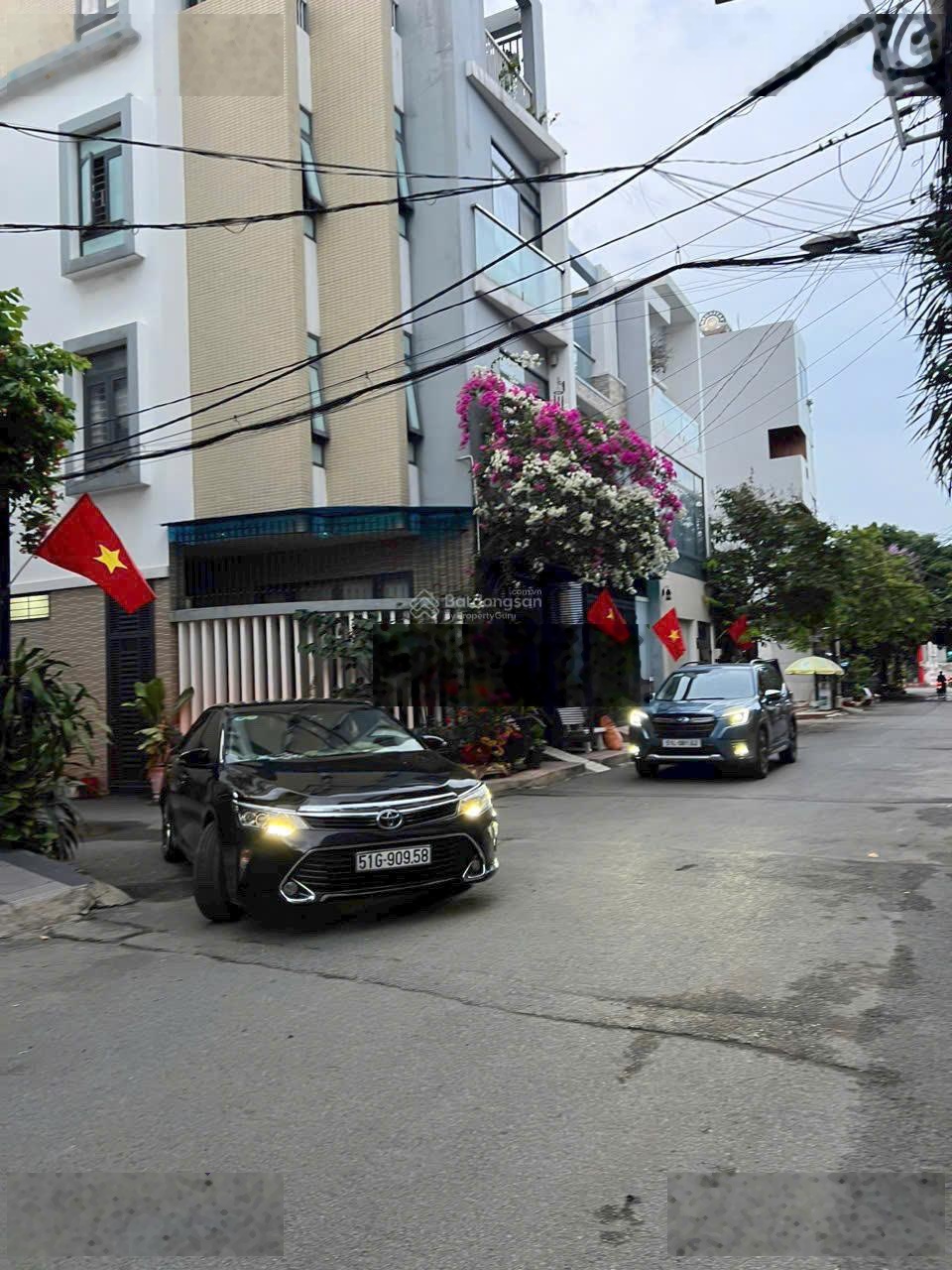 Cho thuê nhà nguyên căn 4 tầng, giá 25tr, mở cty, vừa ở, để xe hơi trong nhà đi q1 và sân bay 15p