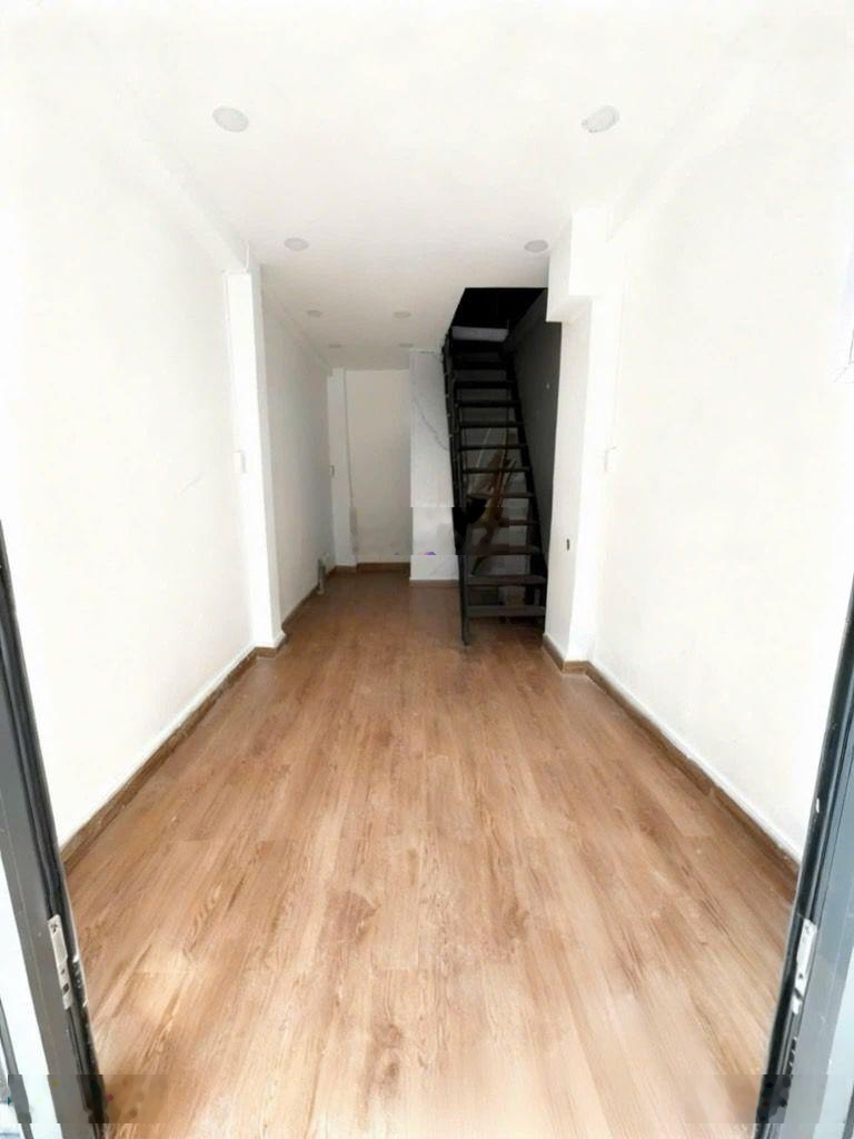 Siêu phẩm quận 10 - hxh đỗ cửa - sát mặt tiền cao thắng chỉ hơn 3 tỷ