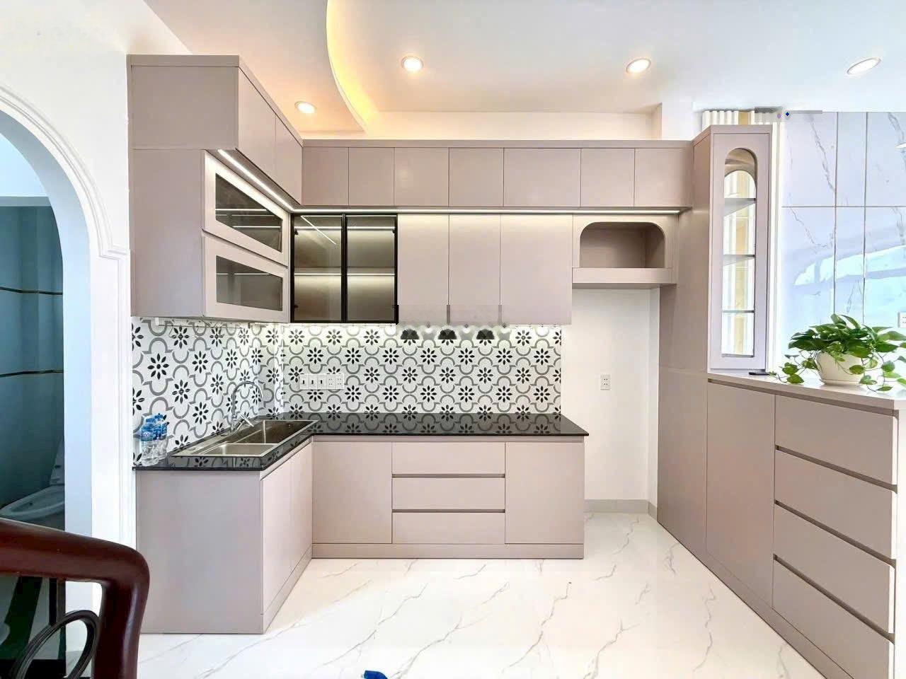 Siêu vị trí - nhà mt khu Rạch Bạch Nha, P5, Mỹ Tho. Gồm 2PN 3WC full nội thất. Giá 2,95 tỷ TL