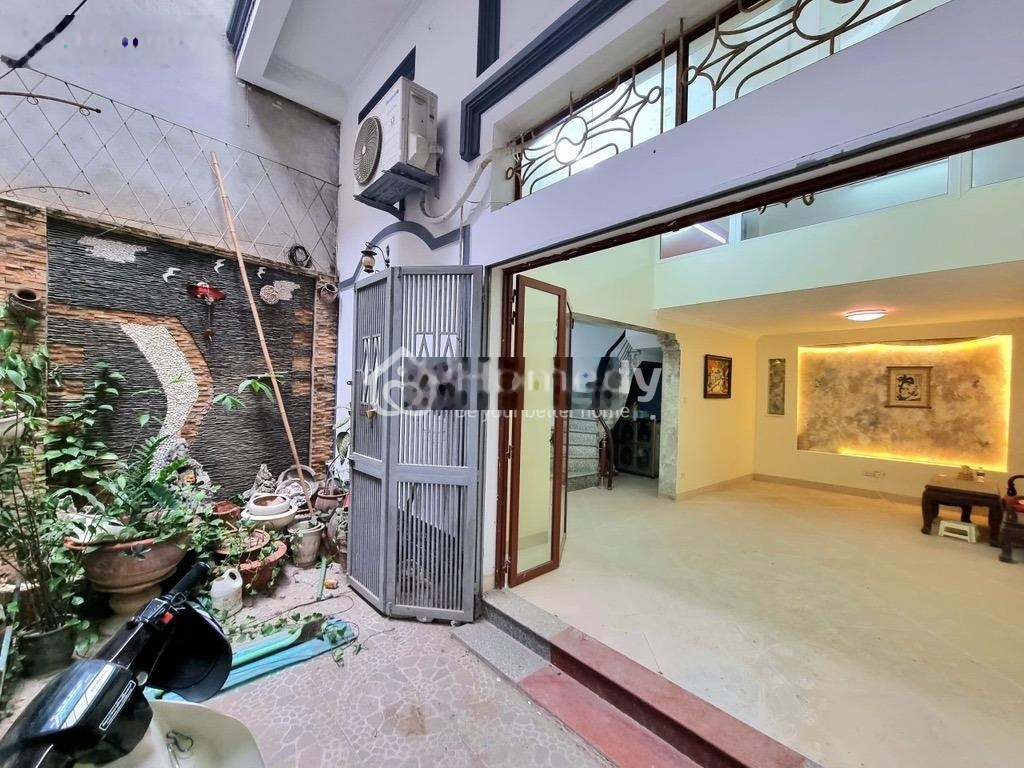 TT Hoàng Mai 56 m2, nhà đẹp ở luôn, chỉ 10.x tỷ