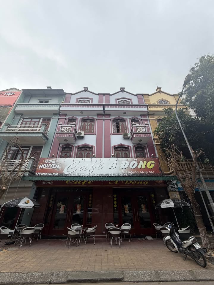 Cho thuê nhà mặt phố Trần Thái Tông, 160m² tầng 1, 8 phòng ngủ