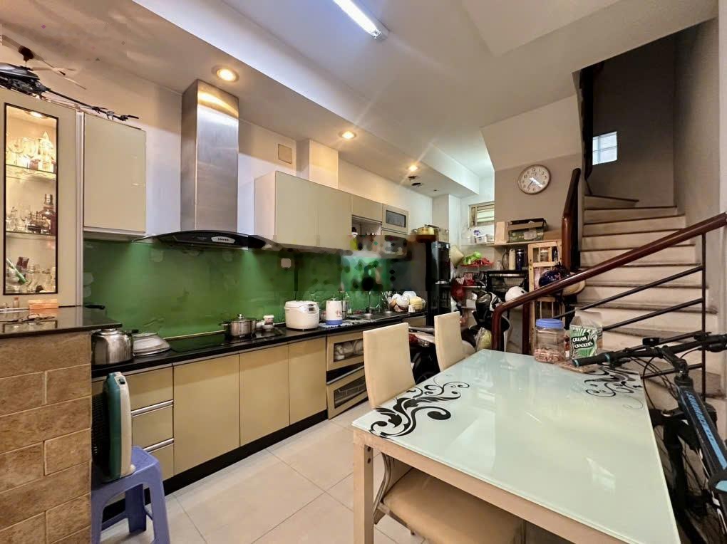 Bán nhà Nguyễn Đình Chiểu, Phường Bàn Cờ, 36m2, 4 Tầng, Hẻm 4m, Gần Chợ Vườn Chuối, Nhỉnh 8 Tỷ.