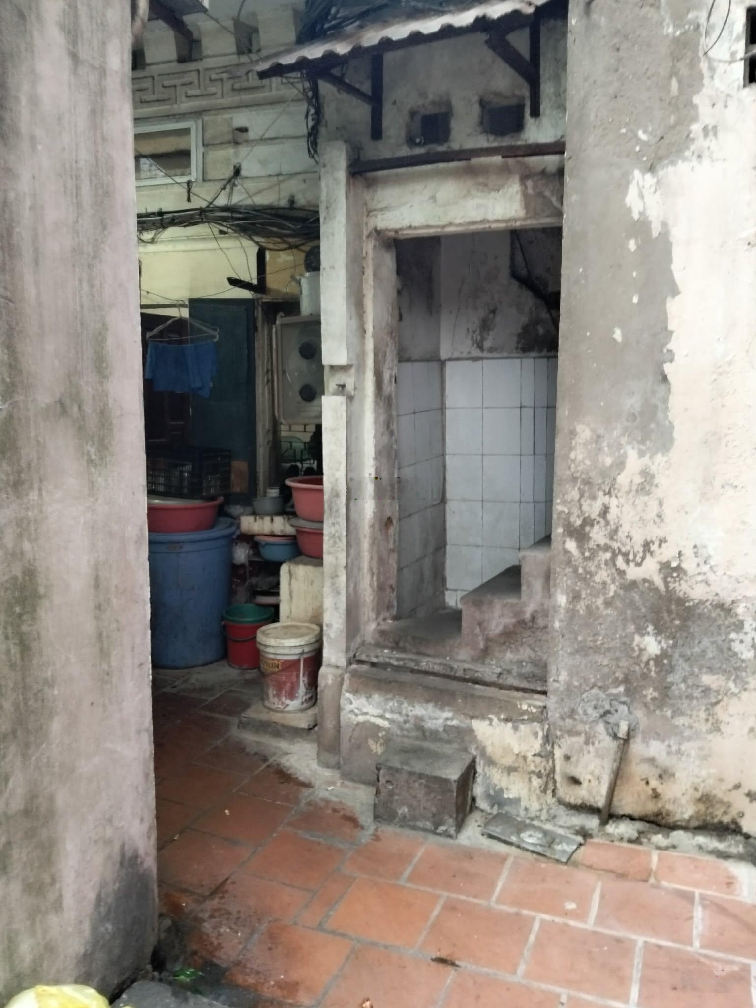 Cần bán gấp Nhà riêng Tầng 3+4 (42m+42m) ở Phố Phan Chu Trinh , không sổ mua bán Vi Bằng