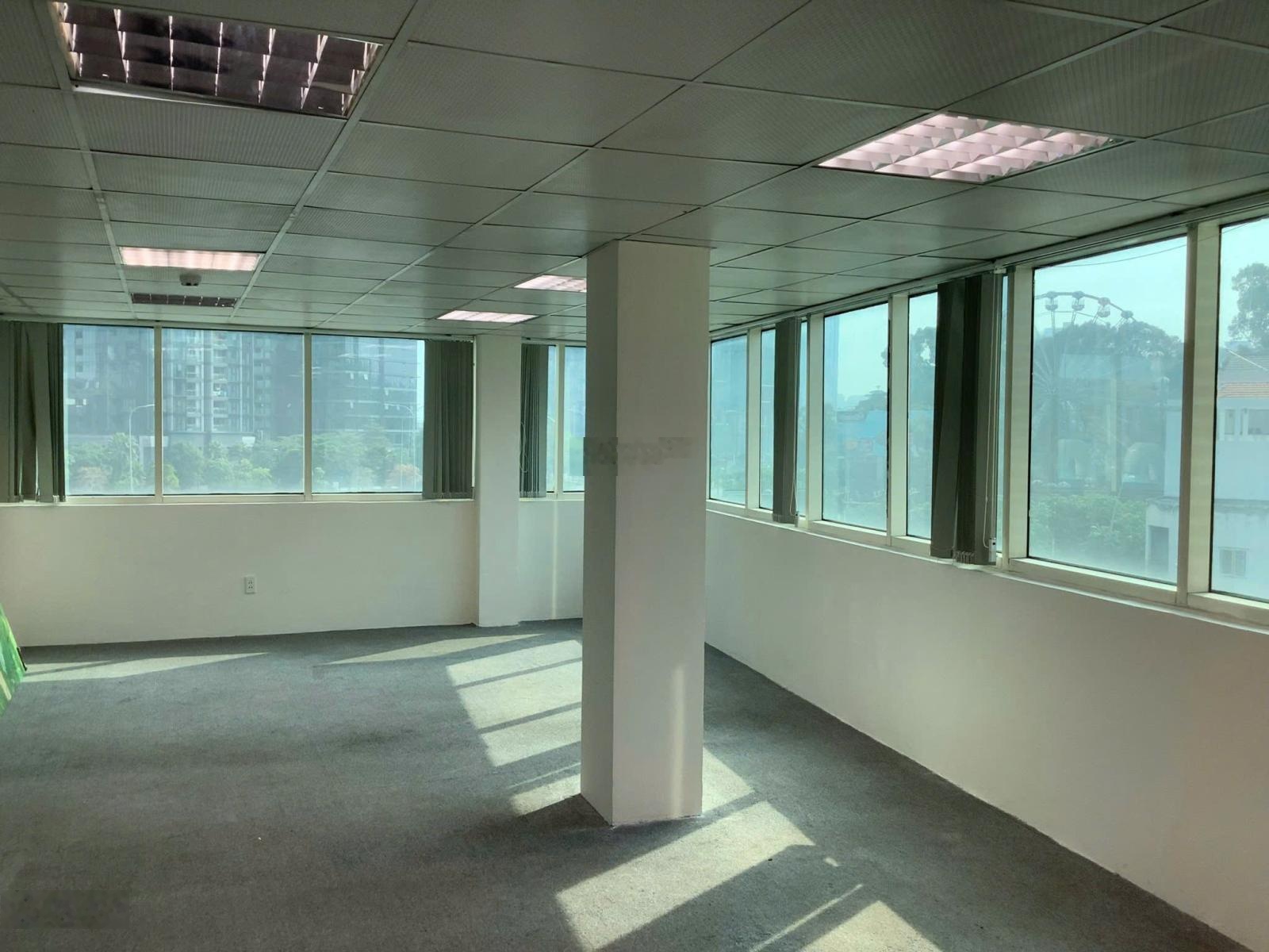 Cho thuê văn phòng 142m2, trống sẵn tầng 4, ngay mặt tiền đường Út Tịch, P.4, Tân Bình